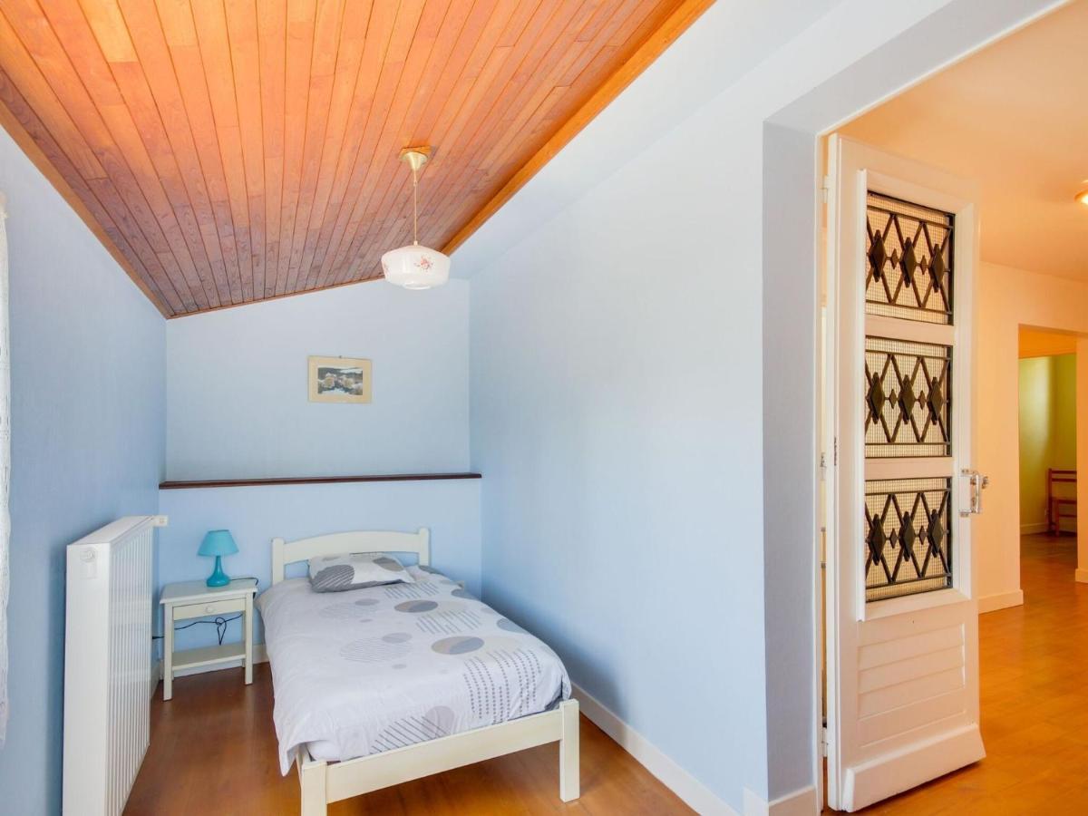 Beautiful Villa In The Parc Des Volcans D Auvergne Vic-sur-Cère Extérieur photo