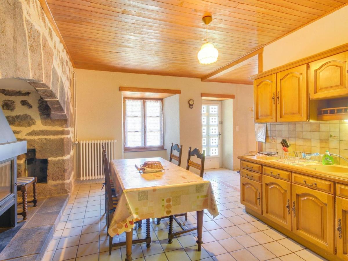 Beautiful Villa In The Parc Des Volcans D Auvergne Vic-sur-Cère Extérieur photo